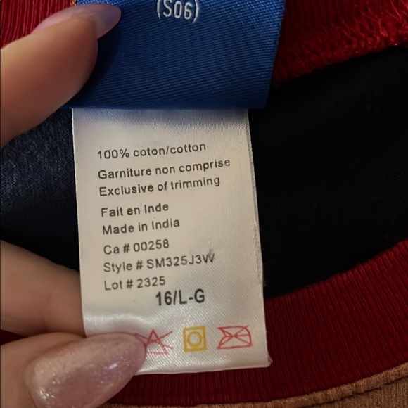 Superman Graphic T-Shirt - Picture 3 of 4